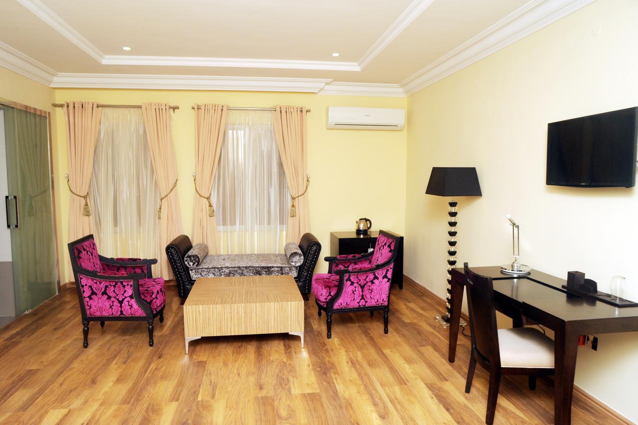 Hotel H210 Aliayabiagba Exteriér fotografie